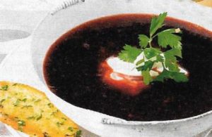 Rote Bete Suppe Baguettescheiben