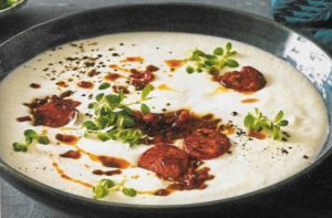 Blumenkohlsuppe mit Chorizo