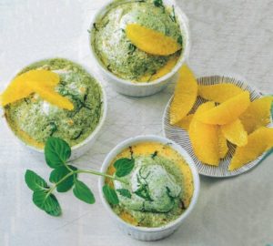 Orangenpudding mit Kräuterbaiserhaube